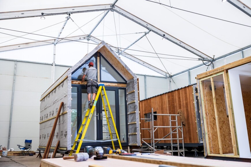 temporary-workshop-for-manufacturing-glamping-pods