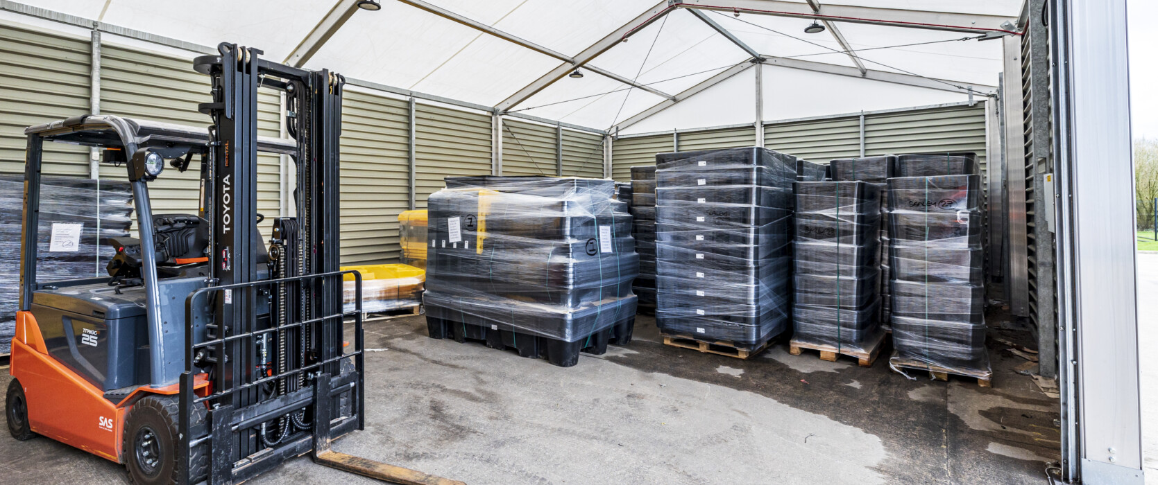 Temporary building to improve the plastic manufacturing process